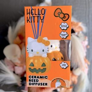 ✨NEW🎃Hello Kitty On Pumpkin Halloween Ceramic Reed Diffuser🐱
